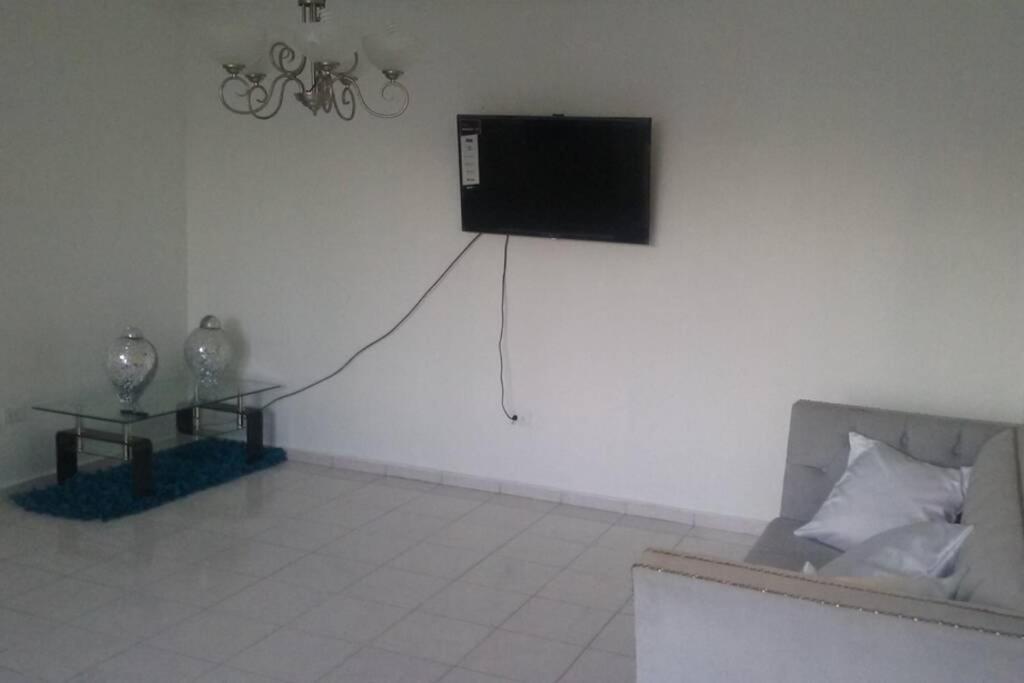סנטיאגו דה לוס קבאלרוס Amplio Y Acogedor Apartamento מראה חיצוני תמונה